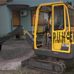 Usługi minikoparką Volvo EC 15B